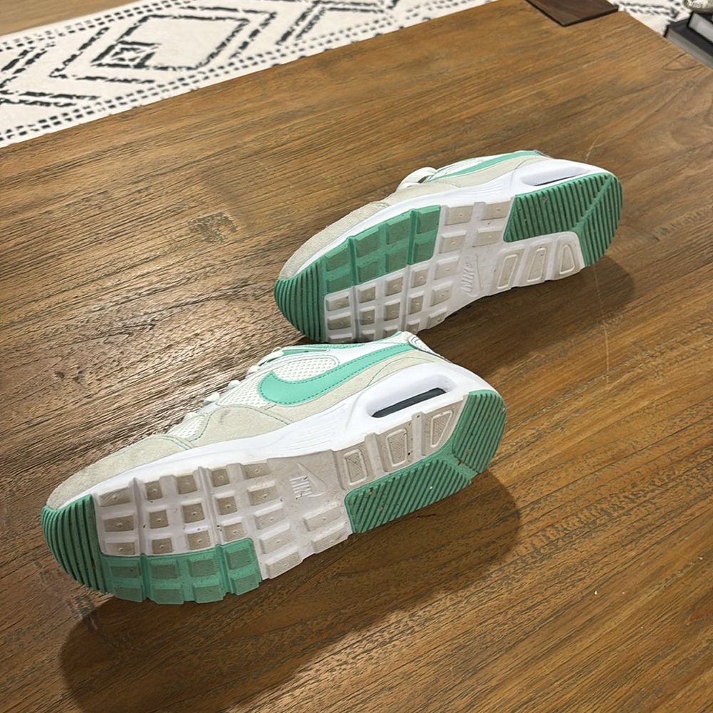 Nike Women's Air Max - Picture 7 of 7